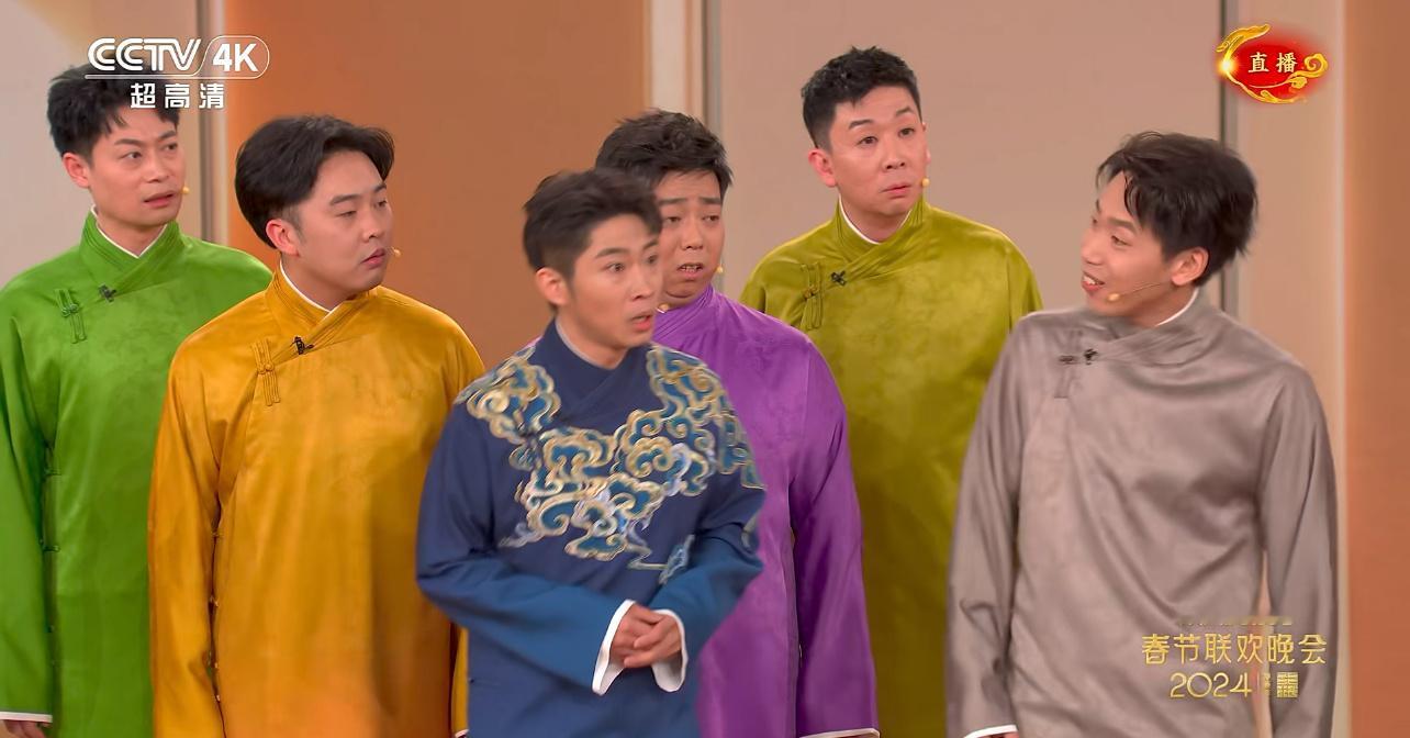 上来这么多人我以为终于开始要跳科目三了，结果发现还不如跳科目三。#春晚段子大考#