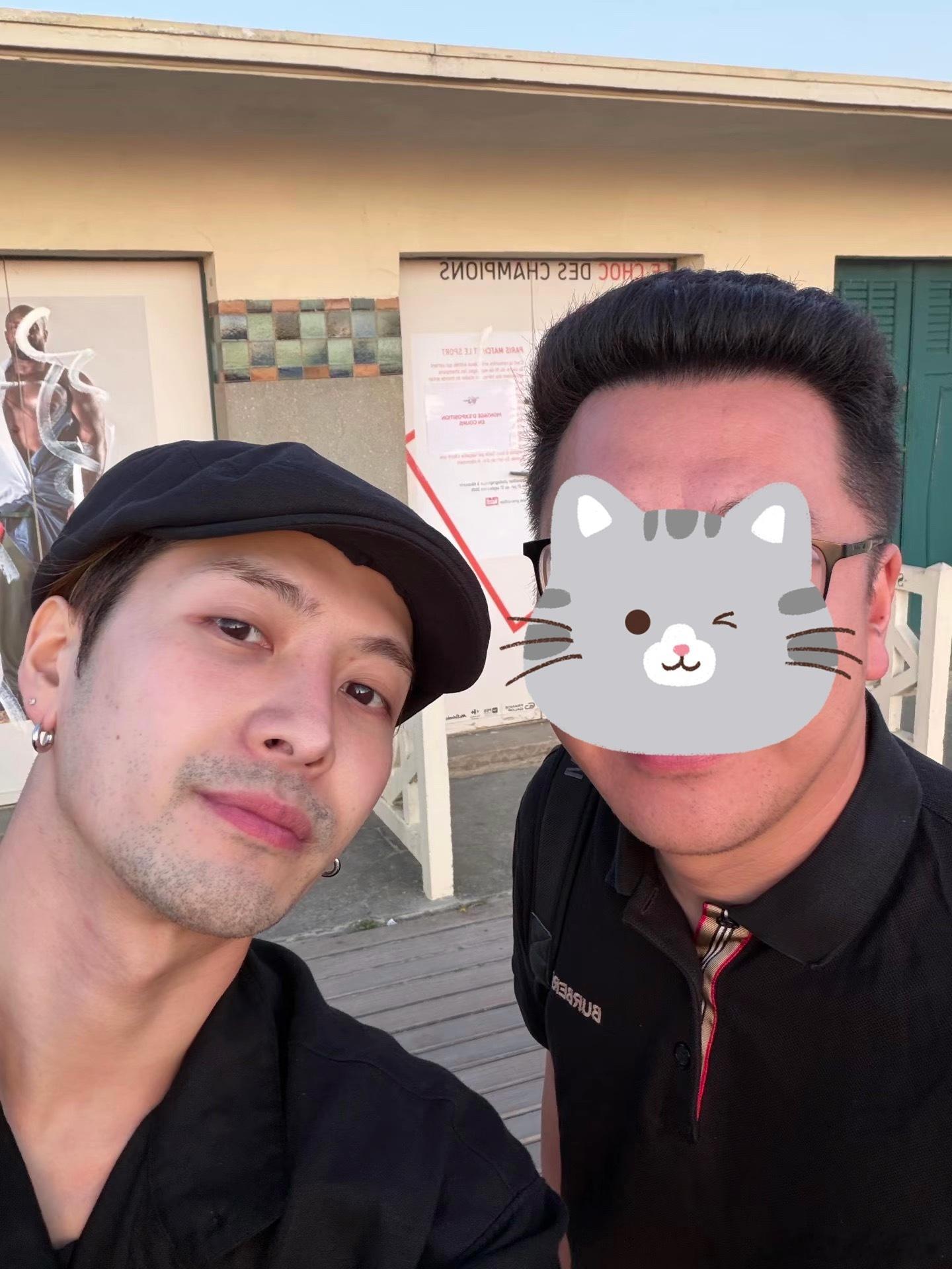 胡子拉碴的王嘉尔还是太权威了（王嘉尔