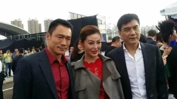 过了30年，潘金莲、西门庆和武松三个人终于相聚了。 ​​​