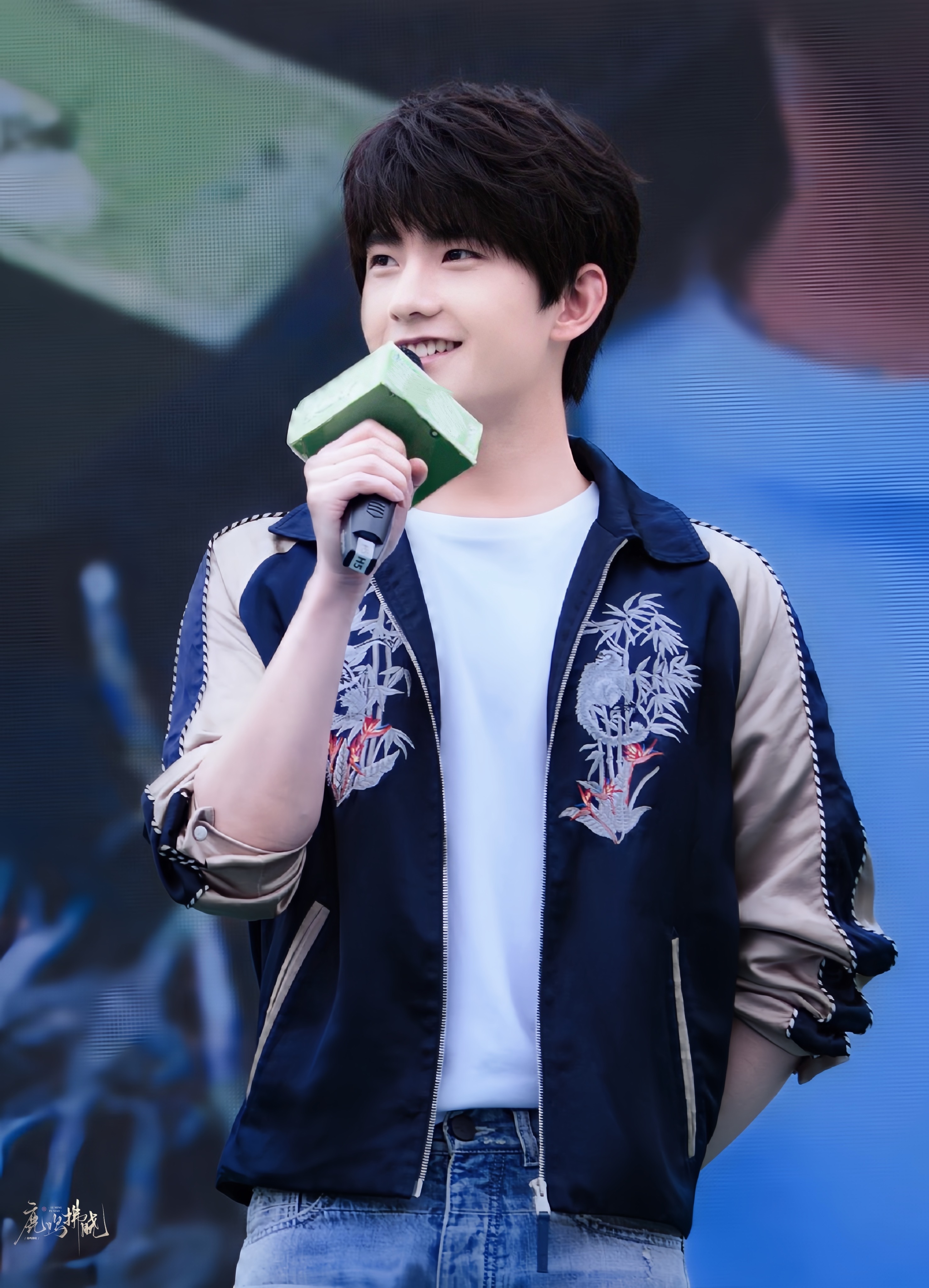 考古到一个巨萌巨乖的奶团子，顺手调了个色。