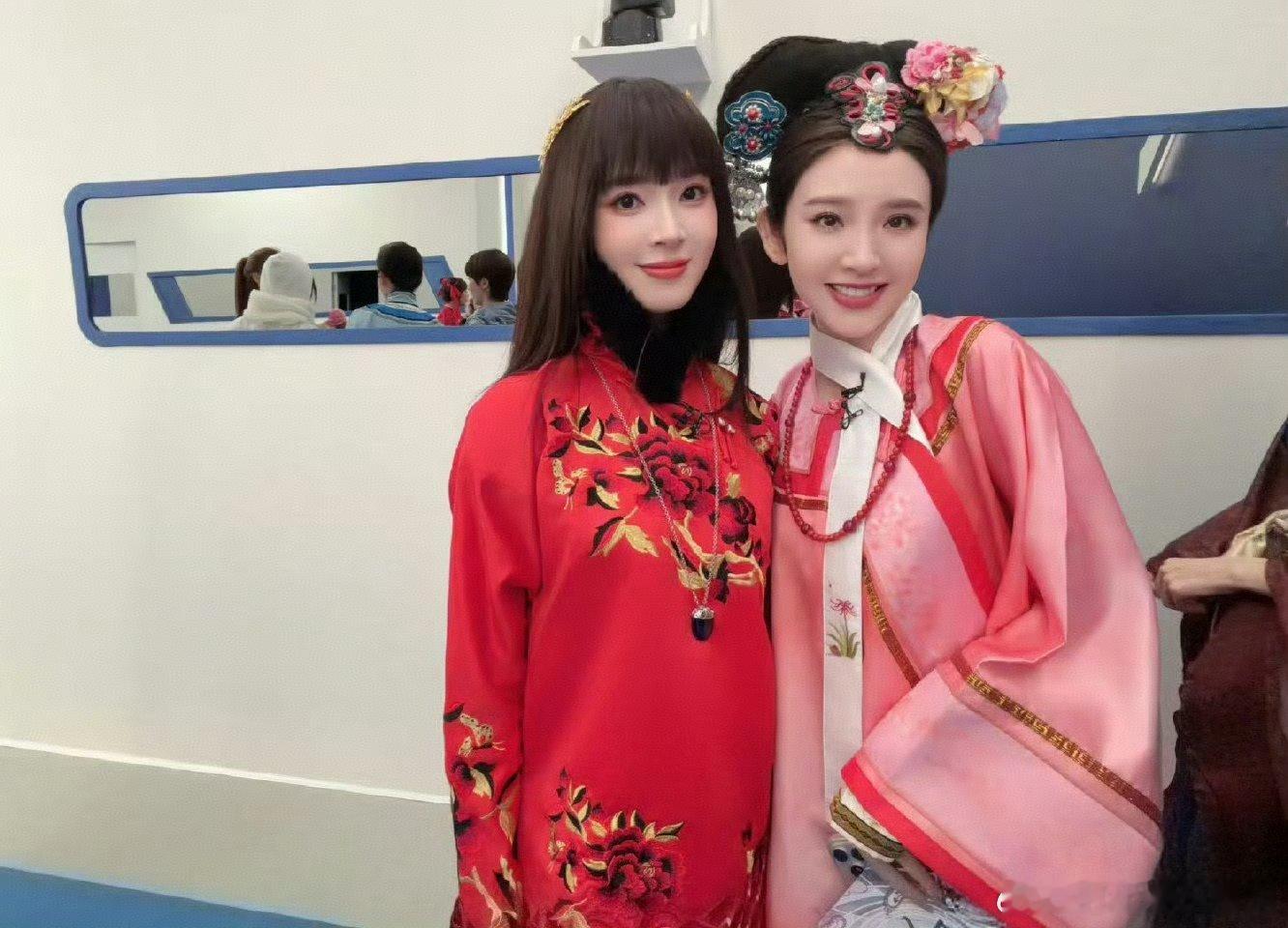 陈瑶乘风时光机岳绮罗造型乘风2026 红衣配齐刘海的经典扮相一出场，瞬间梦回《无