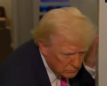 🔻记者：有报道称美国将允许一艘俄罗斯油轮前往古巴？
🔻特朗普：如果有国家想向