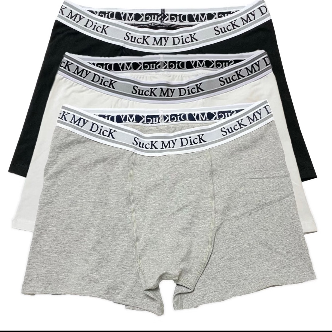 网友扒出P1harmony尹起昊内裤上的英文“suck my dick” 