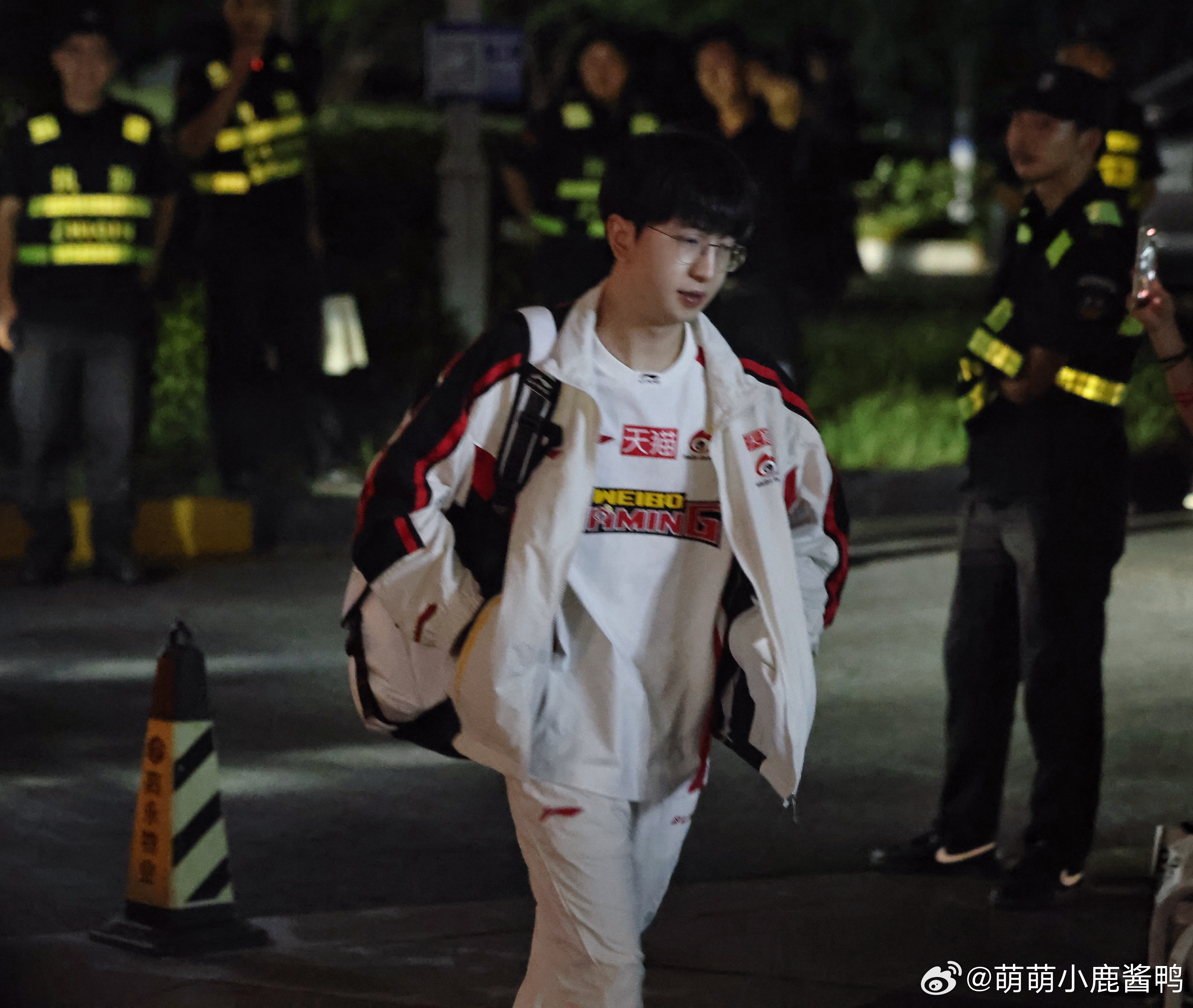 WBG英雄联盟与wbg共享多城之旅wbg邀你开启城市之旅 今天6个队大混战的上下
