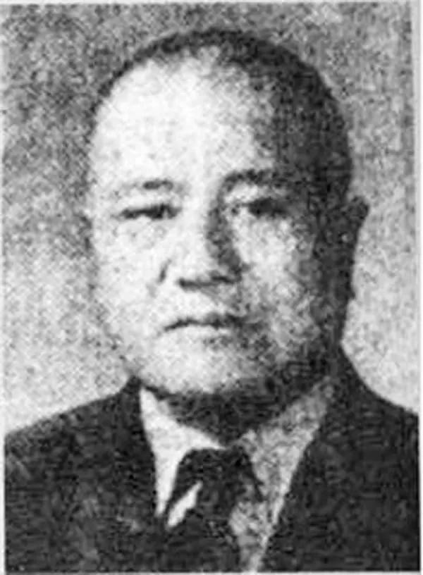 张义纯（1895—1982），字靖伯，安徽肥东人，保定陆军军官学校第3期炮科毕业