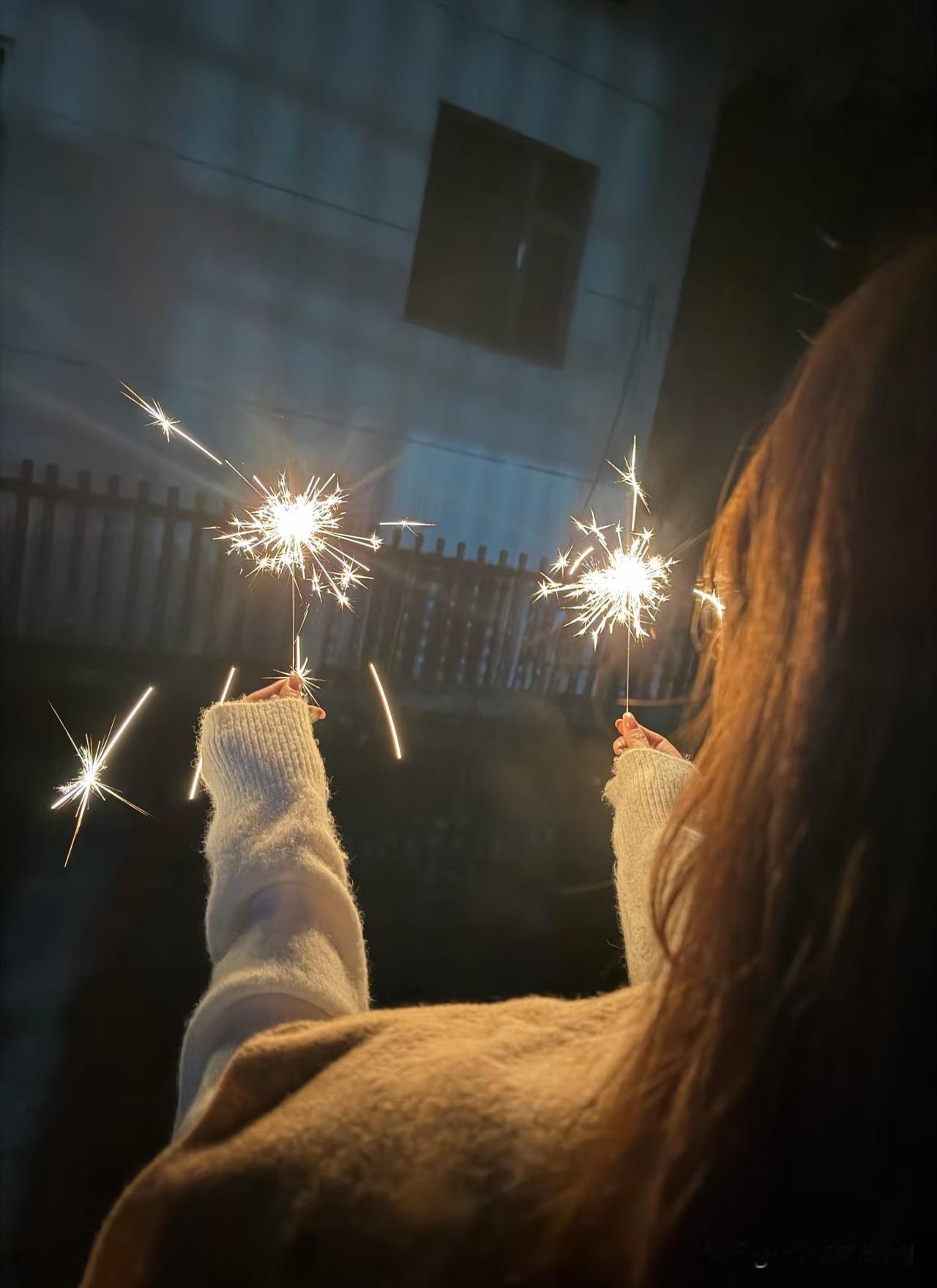 辞暮尔尔，烟火年年，岁岁念安安。