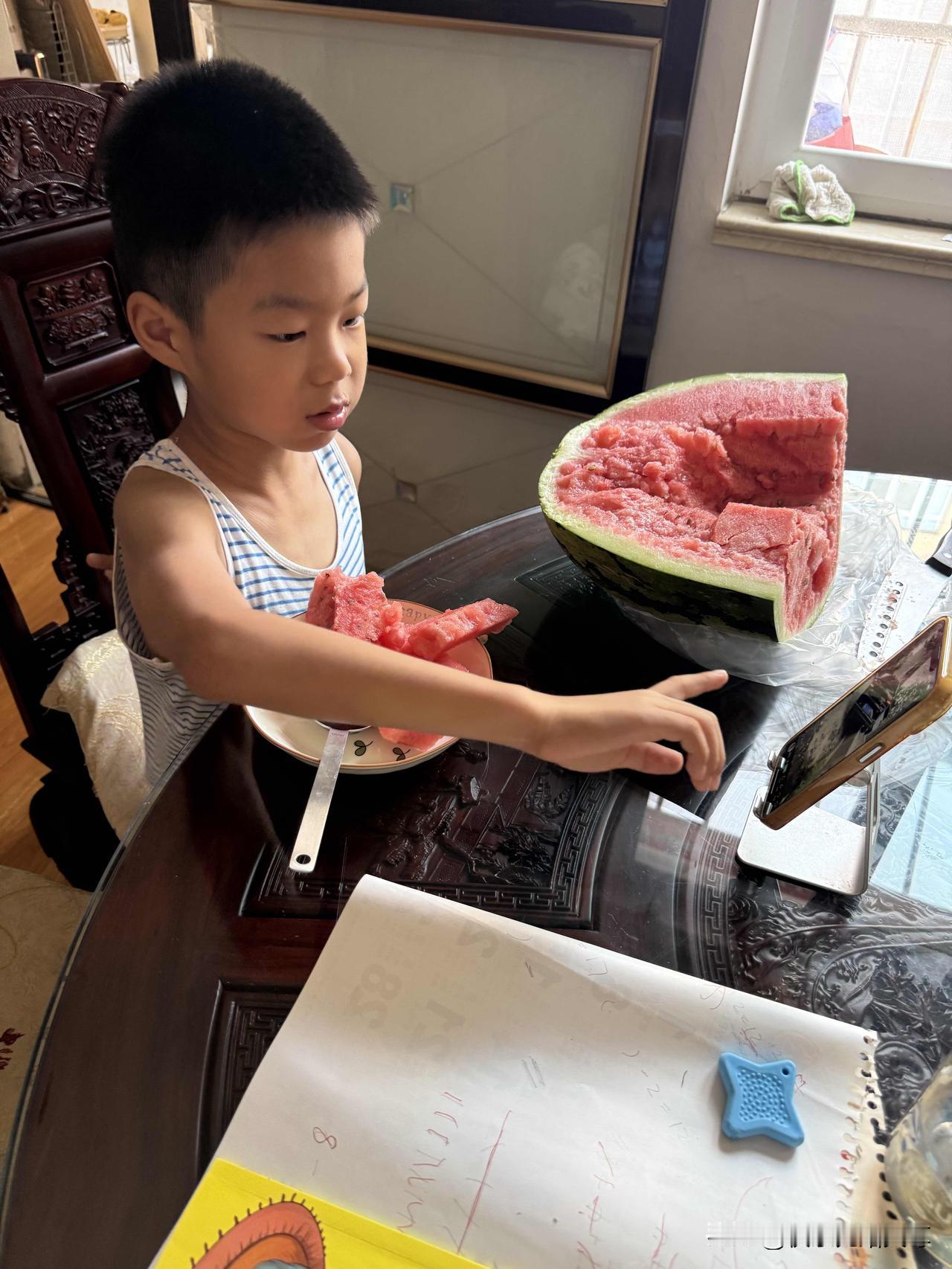 昨天天气有点热最高31度秋老虎要回来的感觉，哪里也不去了去买菜去，去青岛十五大街