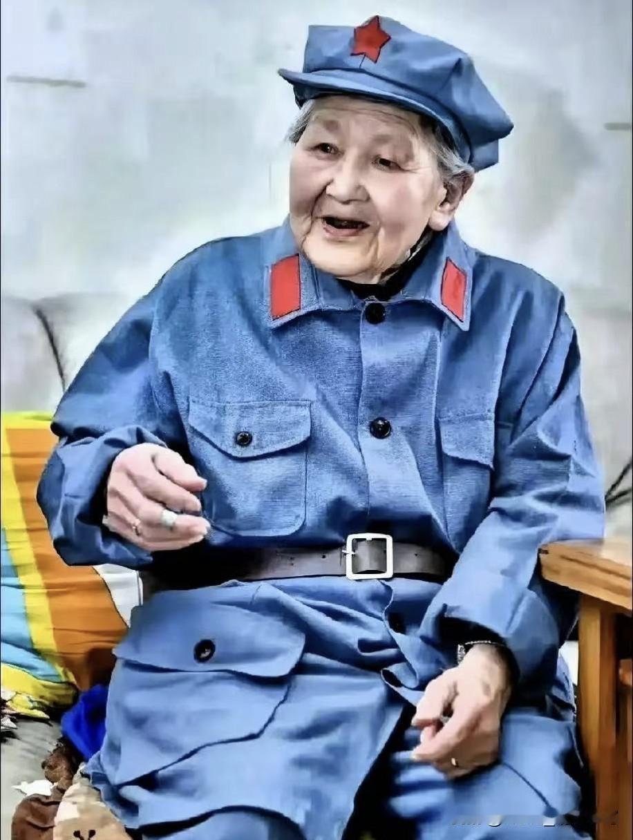 全国最后一位长征红军女站士王全英老人逝世，享年105岁！

前几天还看到她老人家