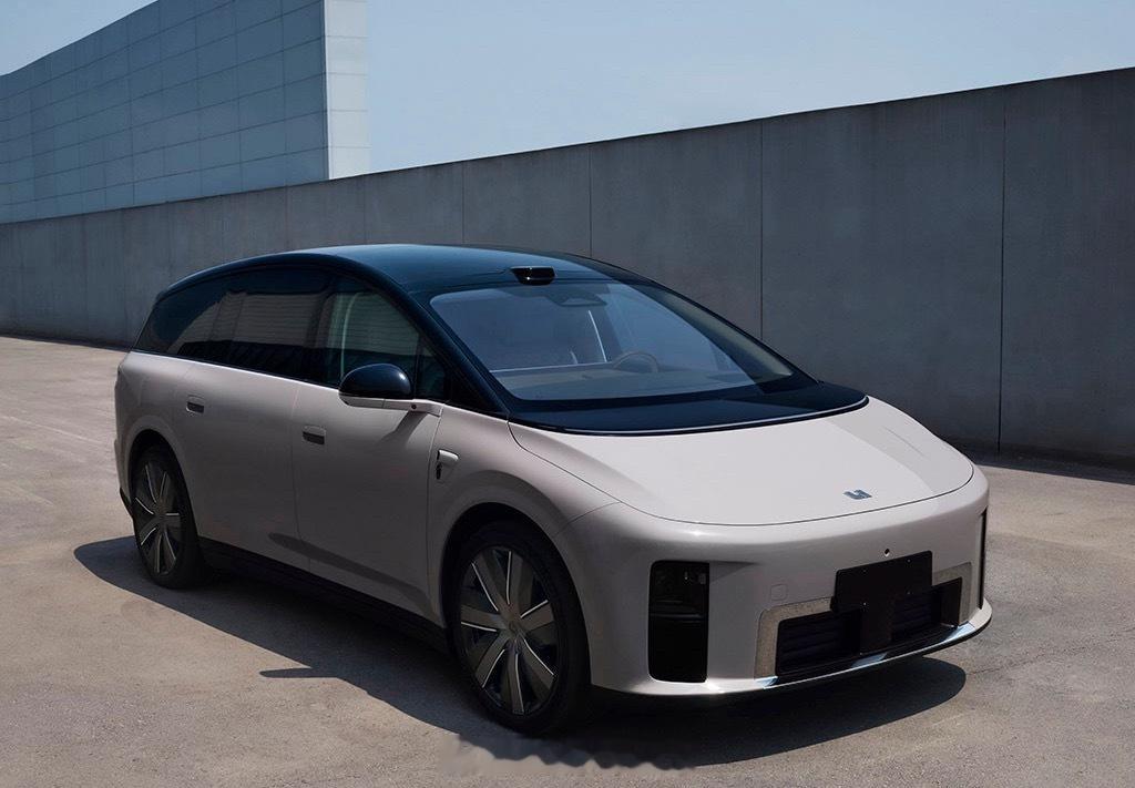 理想汽车 理想 i9工信部长宽高5,225 x 1,970 x 1,752 mm