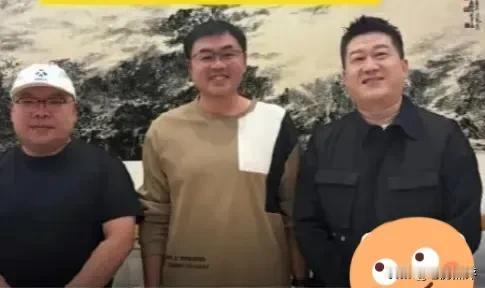丰昌昨天看过张鹤伦、郎鹤炎济南专场后又急忙激动地开始得瑟了，因为他又去了后台找演
