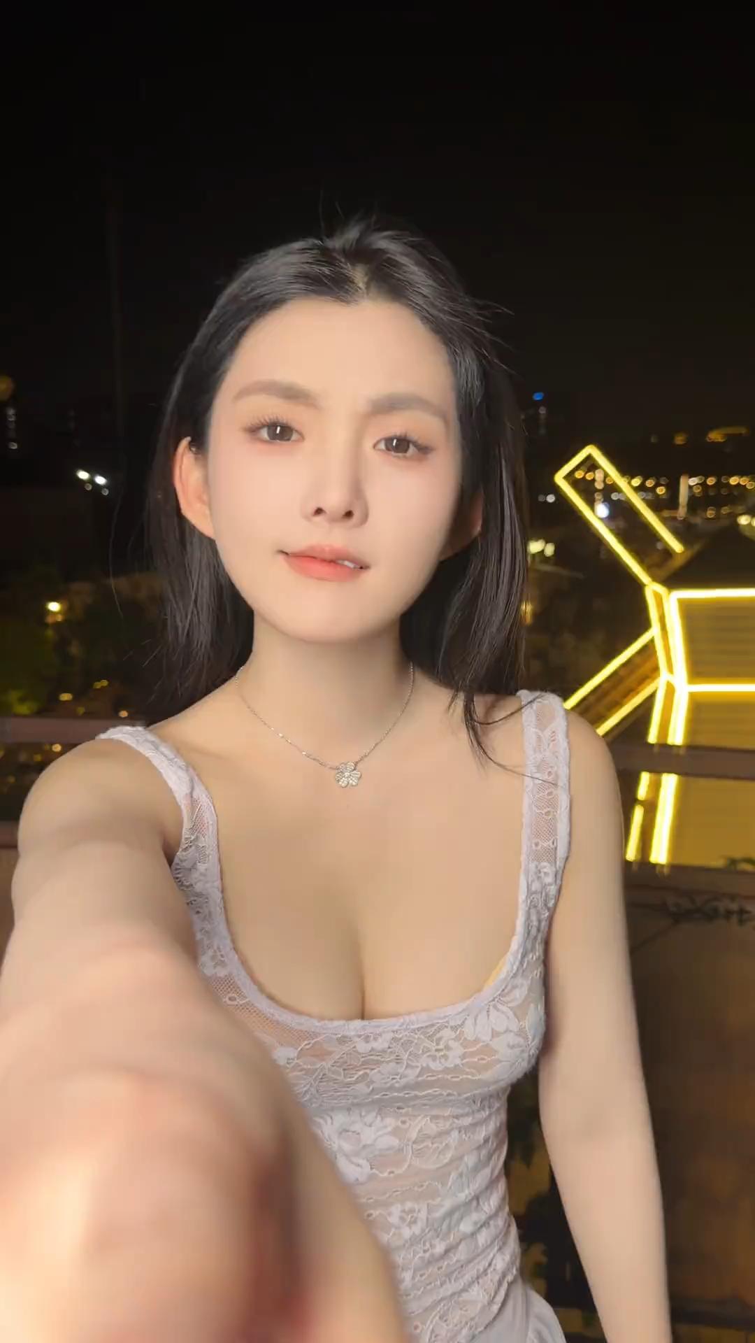 蕾丝衫，美女时尚穿搭。美女人像群 高雅气质美女