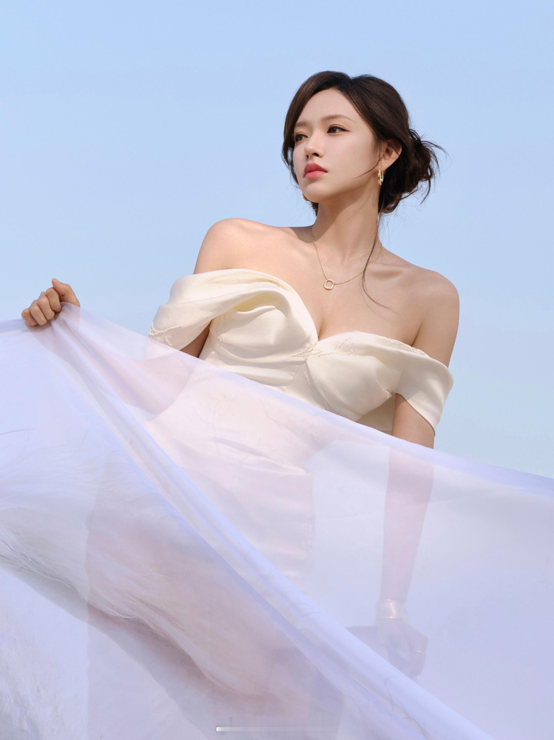 程潇去年这套更是美得没边