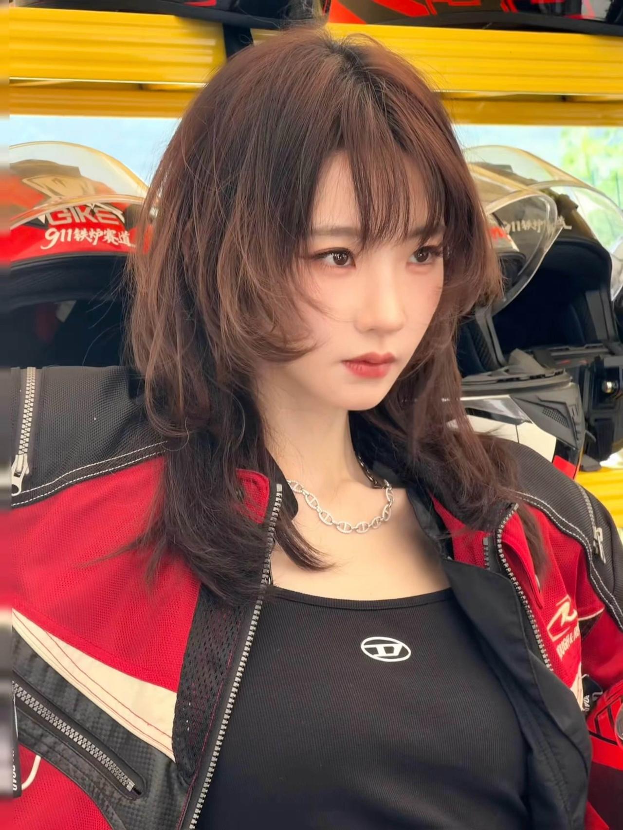 张艺凡