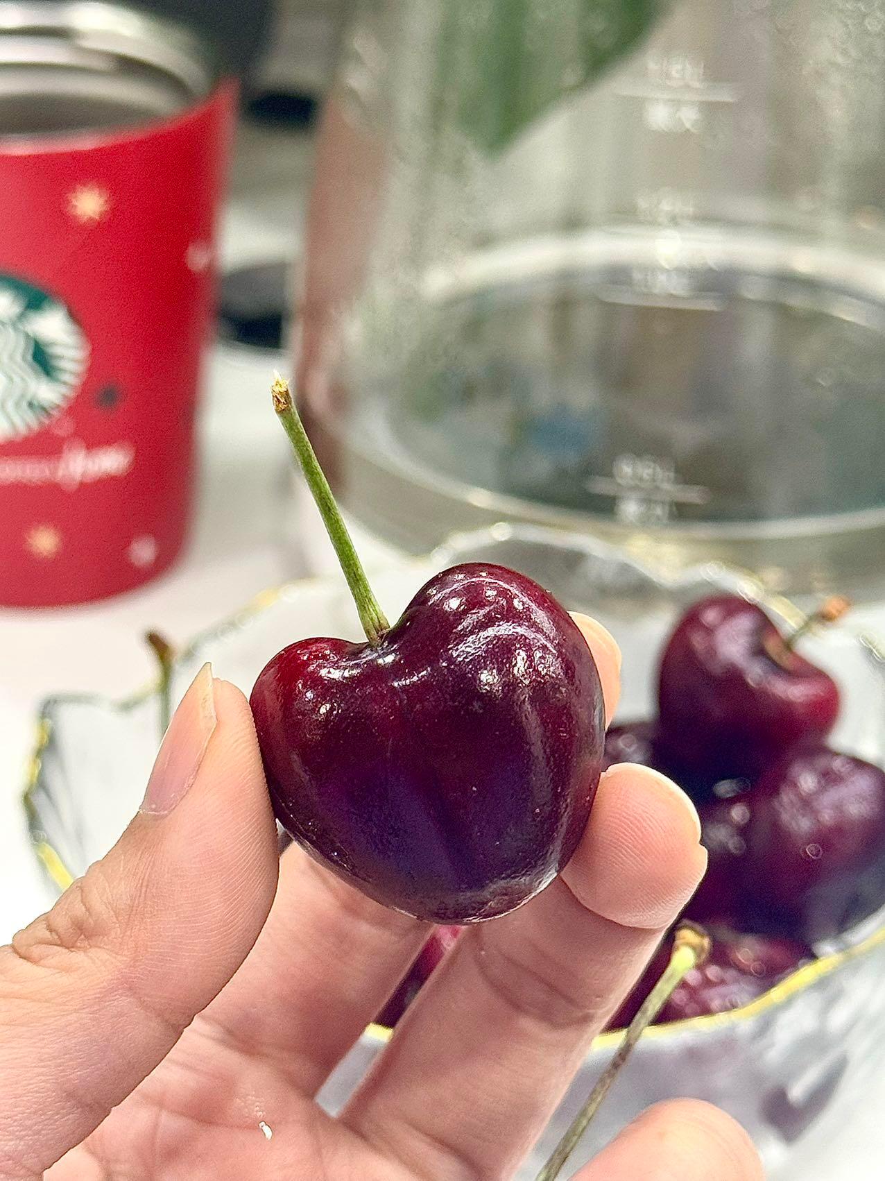 生活手记  00后神仙同事…天天带车厘子给我们吃🥹 