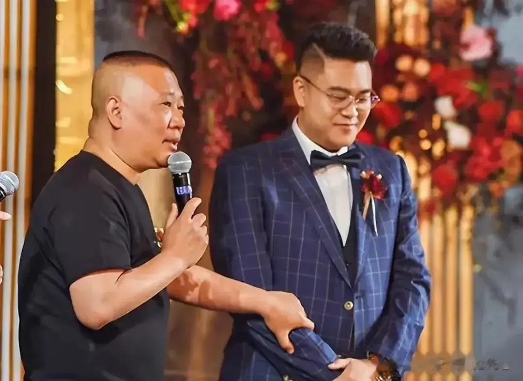 德云社今年的事可真多啊，前不久何九华才被曝出和王鸥交往期间出轨，现在又有新麻烦。