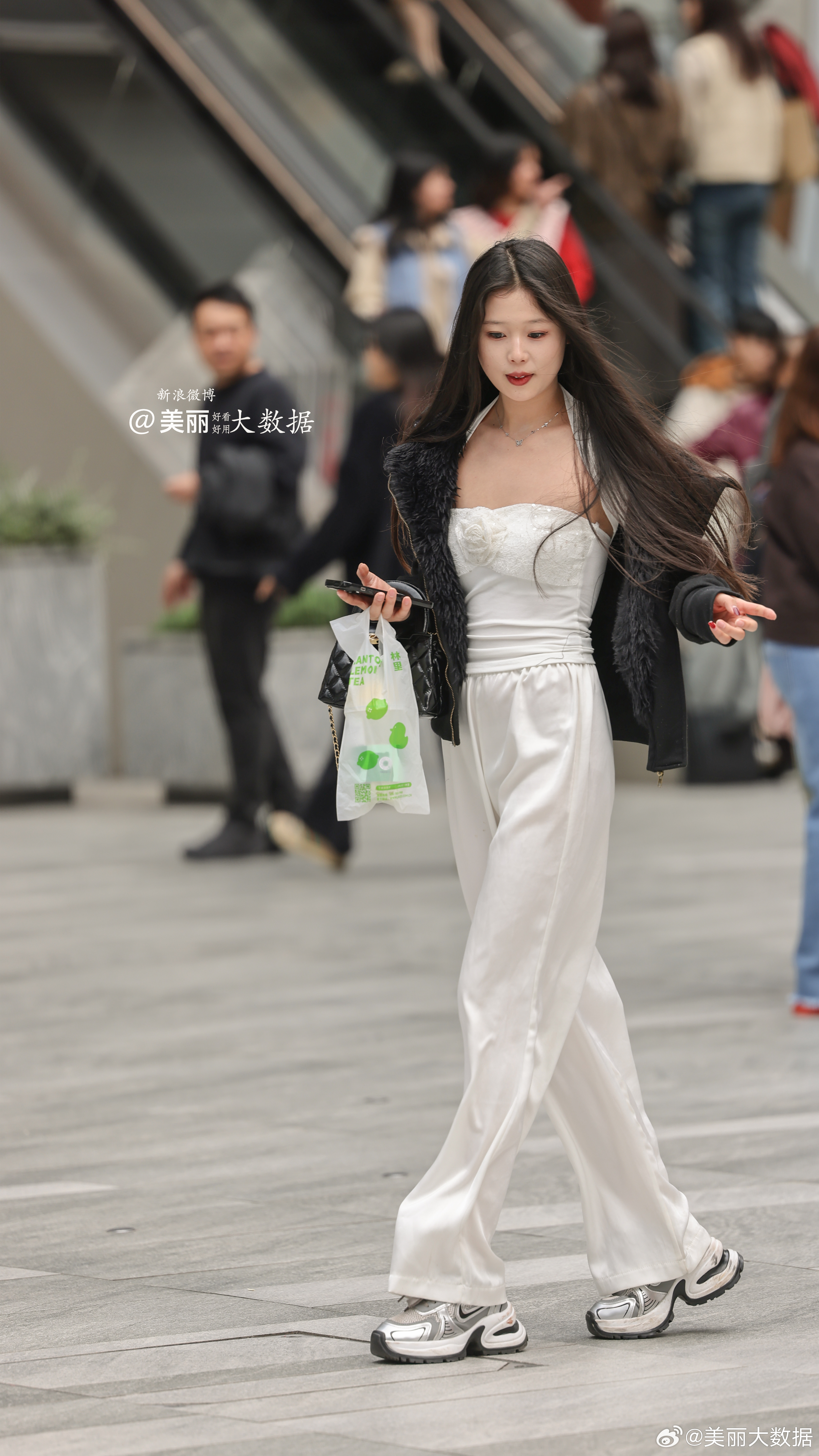 周末睡个懒觉吧。