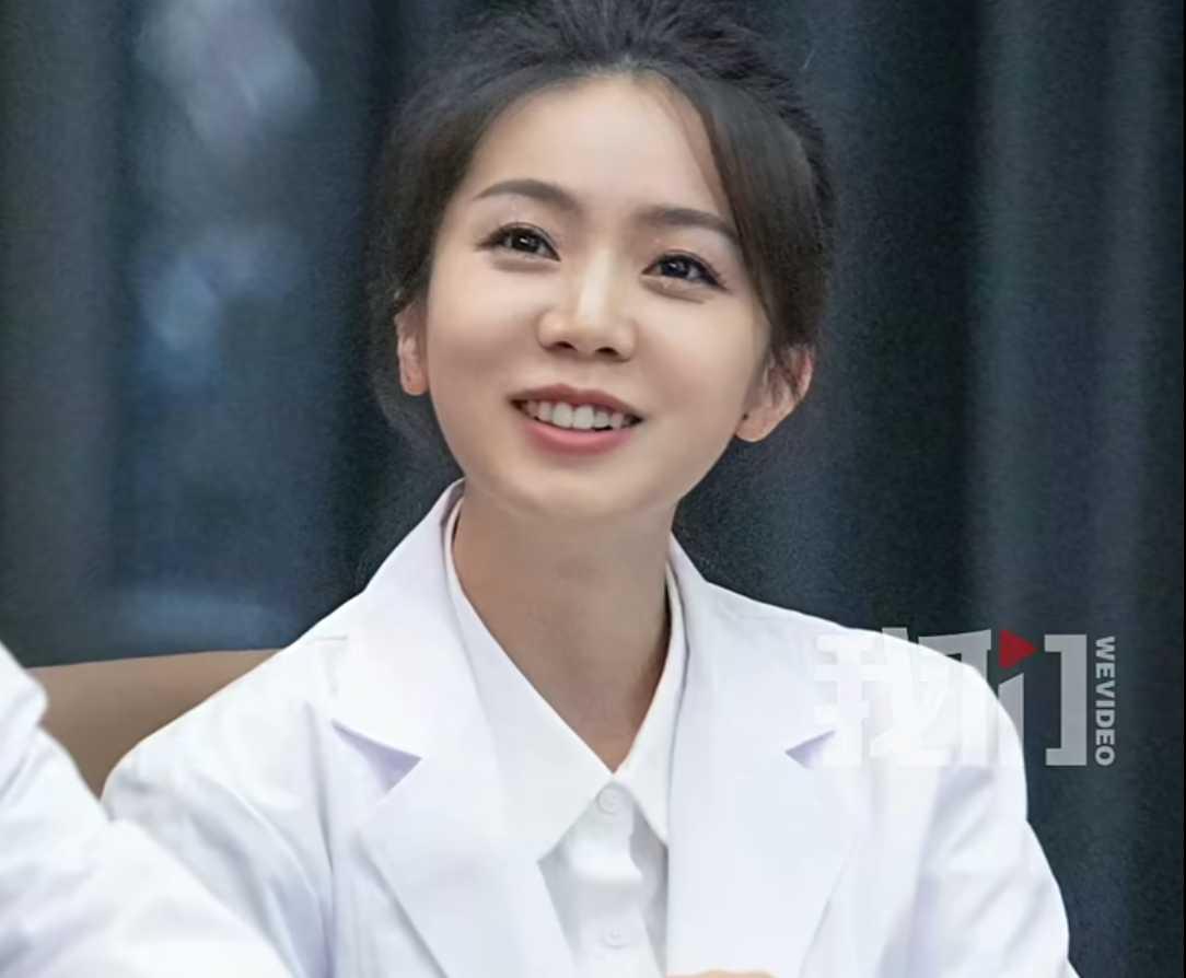 美女法医分享工作日常引关注，被质疑“女性不适合当法医”，本人回应：处理涉及女性案