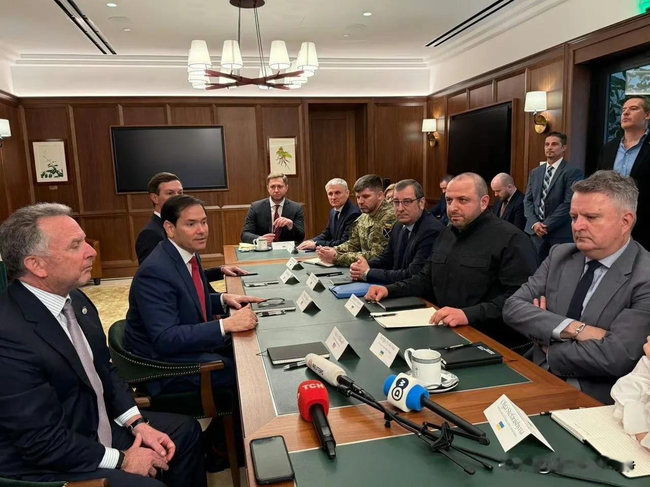 美国国务卿卢比奥和乌克兰代表团最新的谈判闹了一个不欢而散。
美国方面的态度非常的