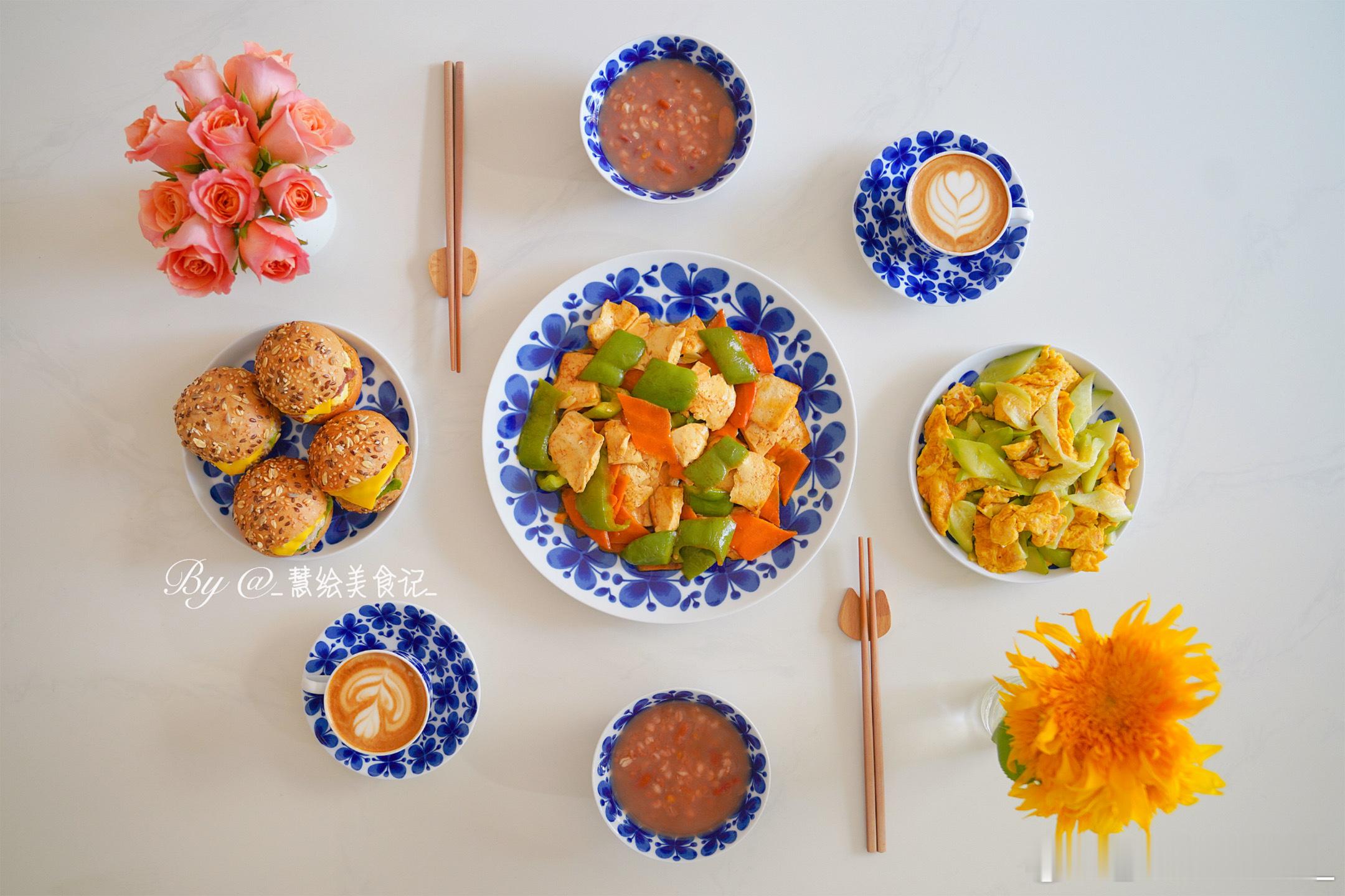 早餐家常豆腐、黄瓜炒鸡蛋、红豆粥、金枪鱼三明治、咖啡~#今天星期五##夏日里的清