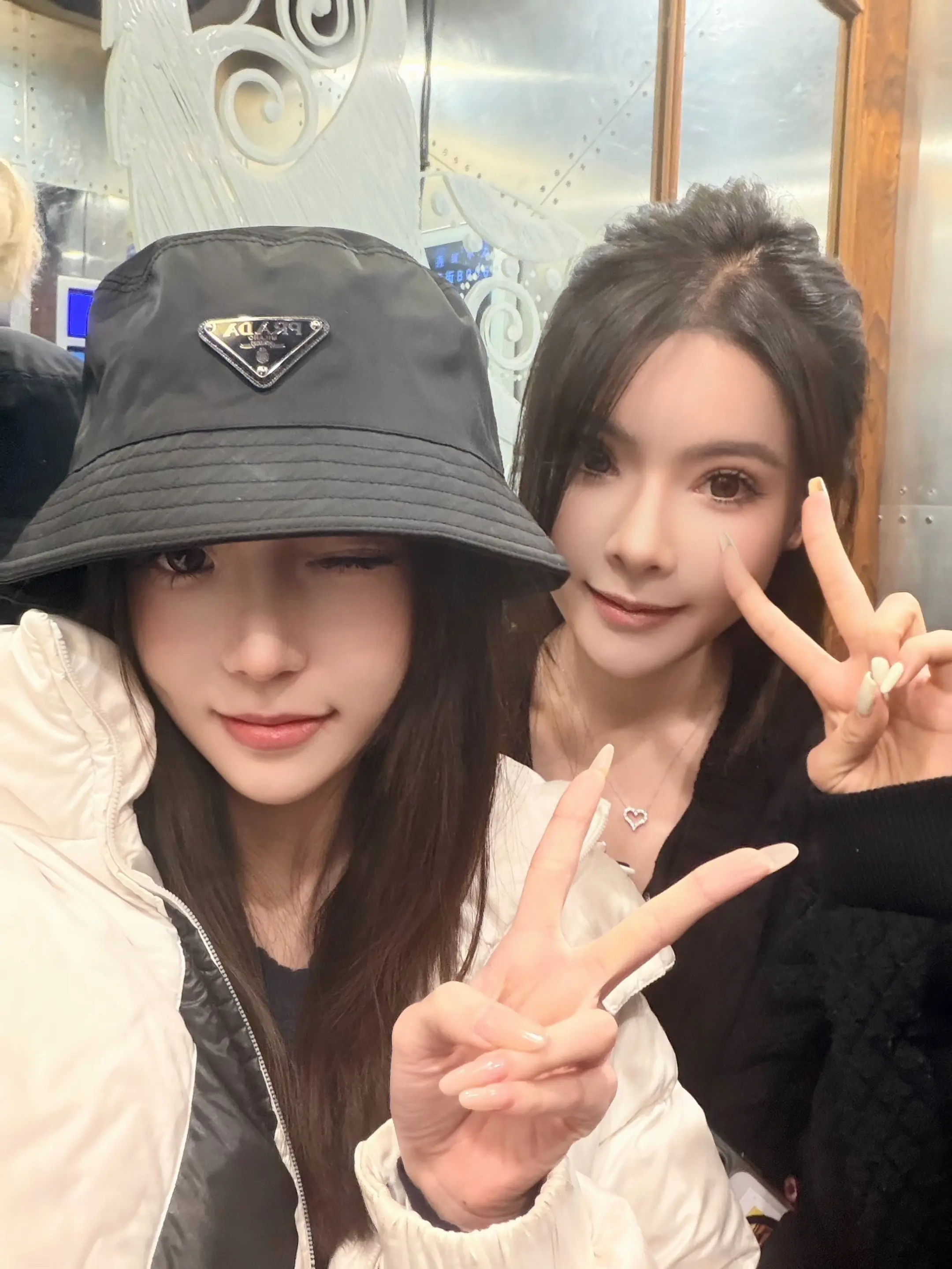 我俩都年少