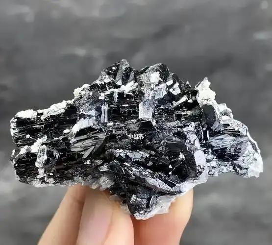 朝鲜把钨全部卖给了中国？其实朝鲜产出的钨矿绝大部分几乎全都卖给中国，卖到其他国家