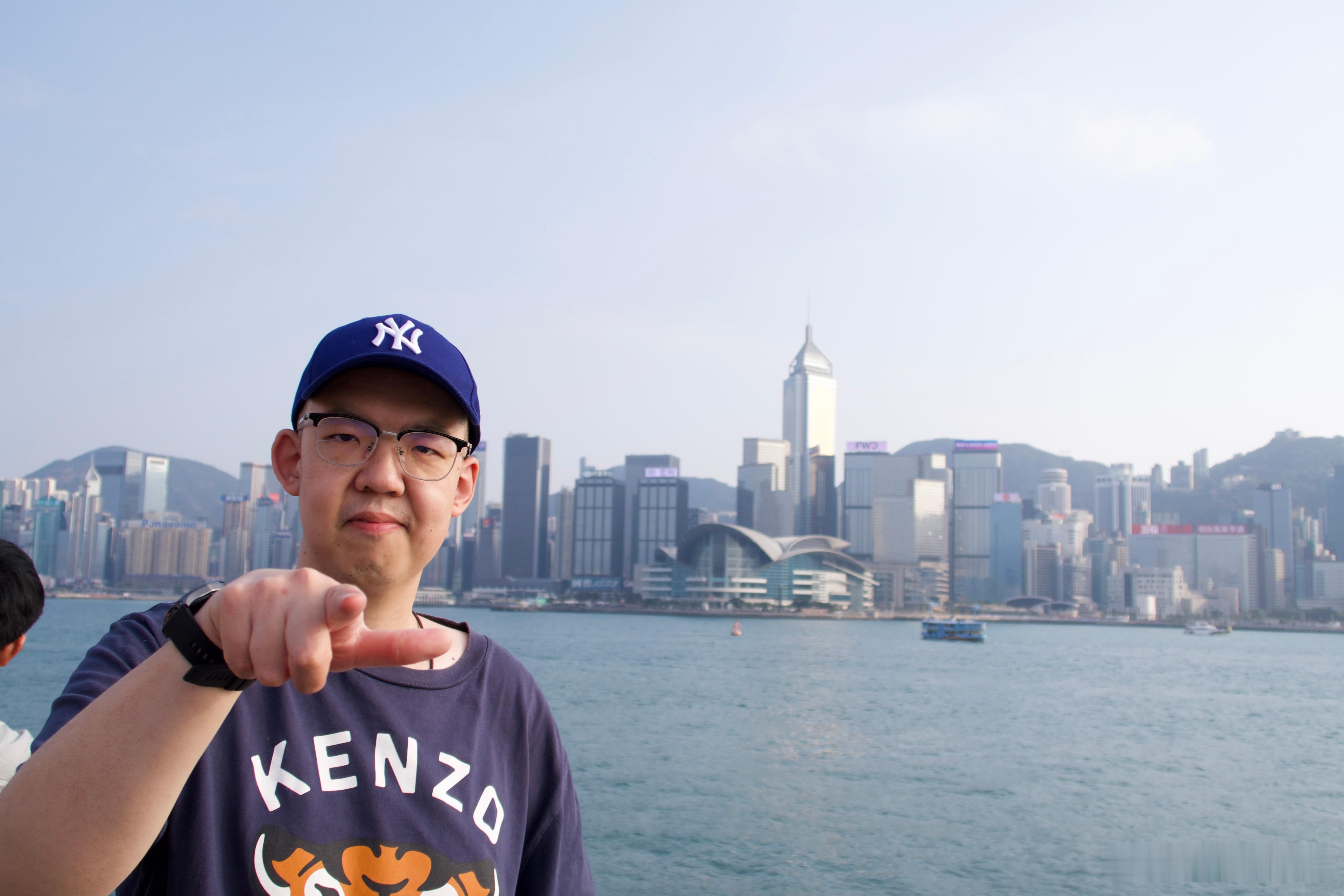 李嘉诚经典手势！！😬👍维多利亚港网红打卡地李嘉诚三件套同城热门 香港·维多利