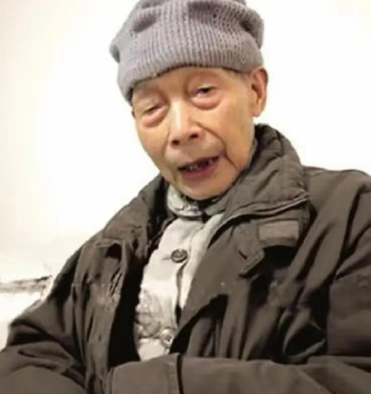 1949年底，中统少将郑蕴侠只拿到了一张去台湾的机票，当时重庆已经解放，郑蕴侠不