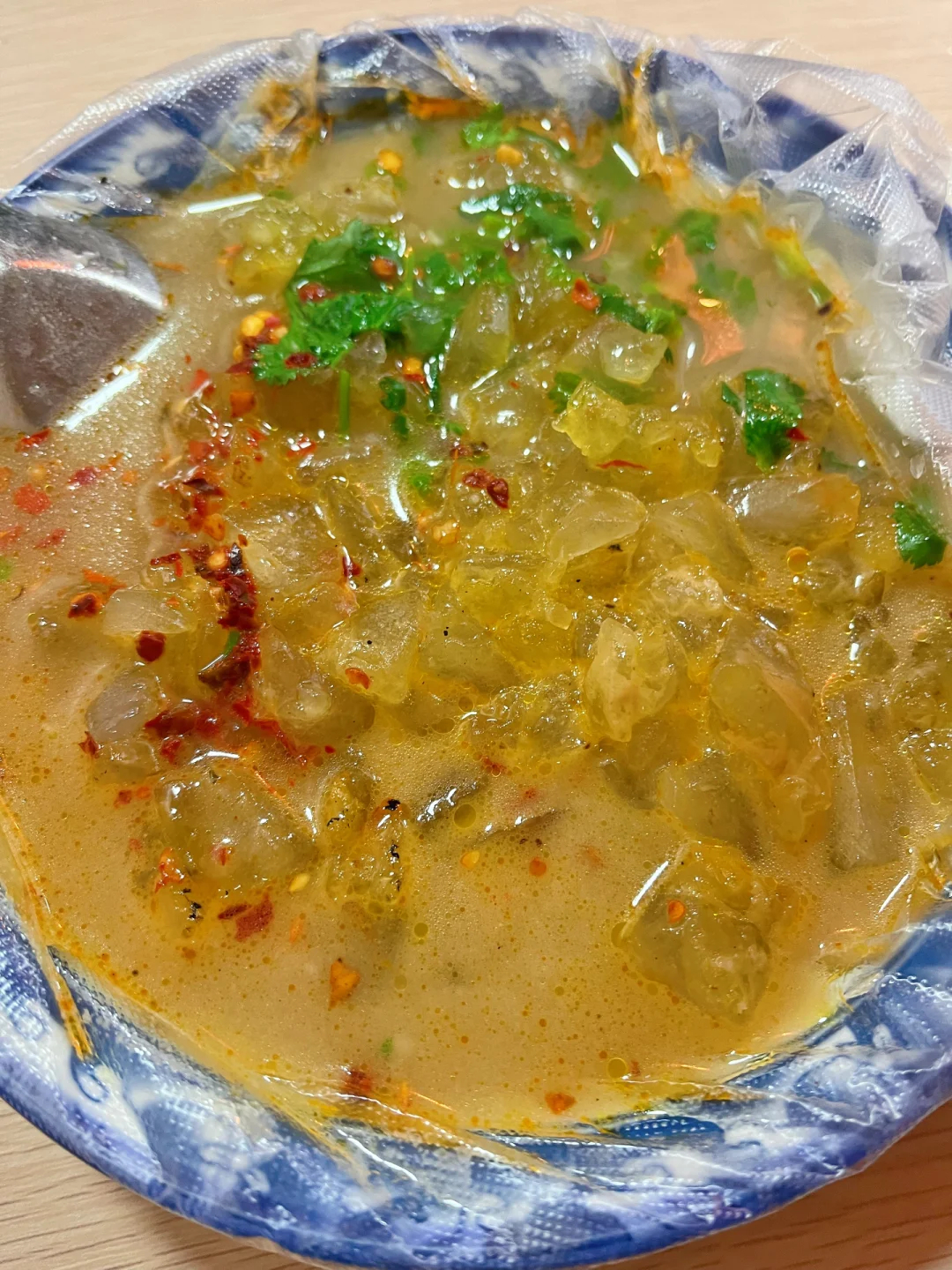 大连焖子其实就是吉林的煎粉做法略有不同，但是原料都一样，煎粉、炒粉、焖子其实都是