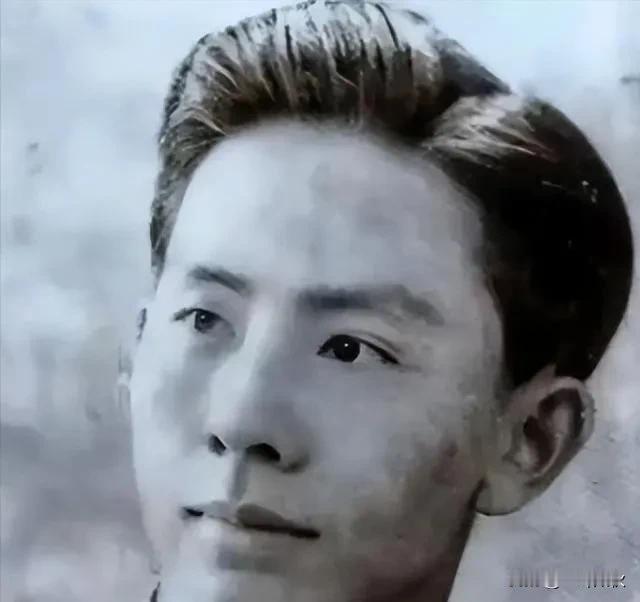 1948年的重庆行辕审讯室，特务头子徐远举把纸狠狠拍在桌沿，他盯着对面的年轻人，