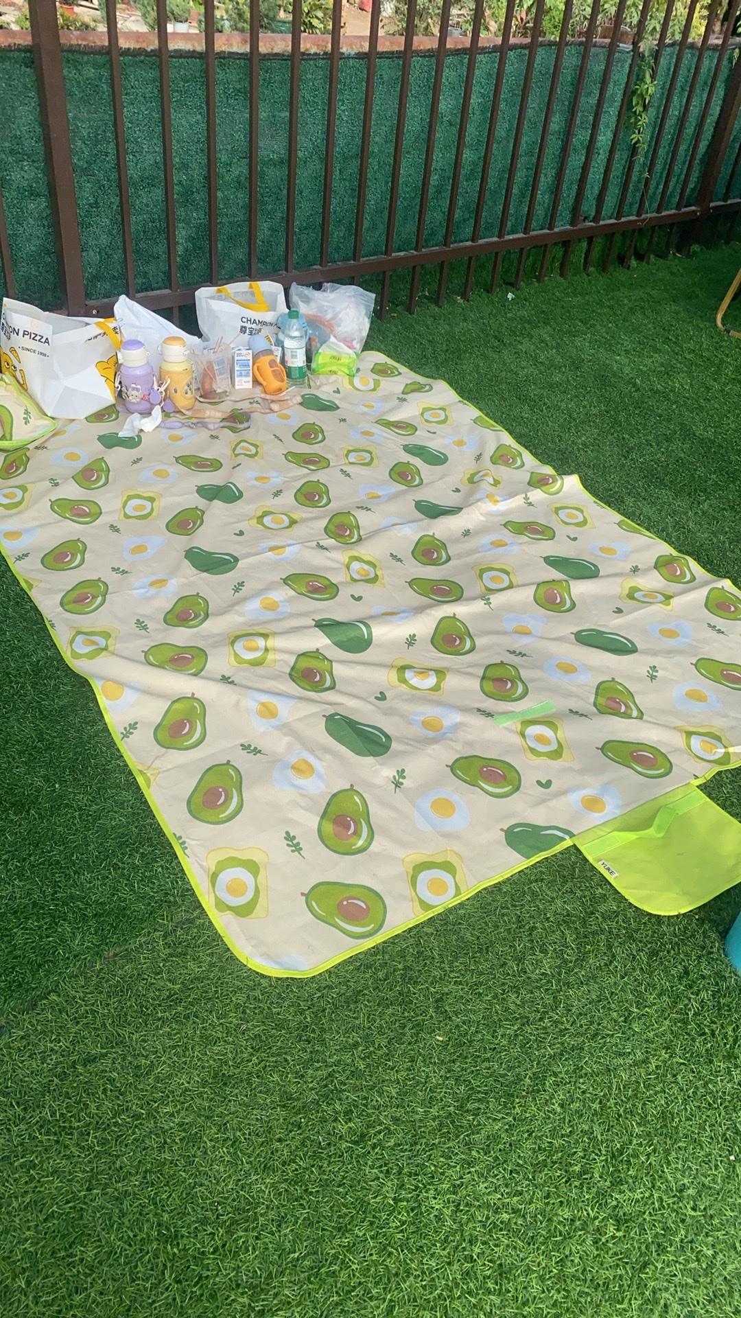 女到中年，好好活着，才是最高级的清醒！

人到中年，尤其是女人，仿佛被推到了生活