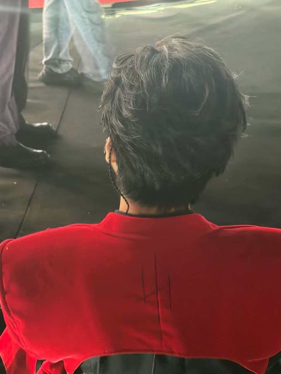 刘宇宁618夏日歌会昨晚上班只来得及看《平凡的日子借一点光》和《撞地球》，下班晚