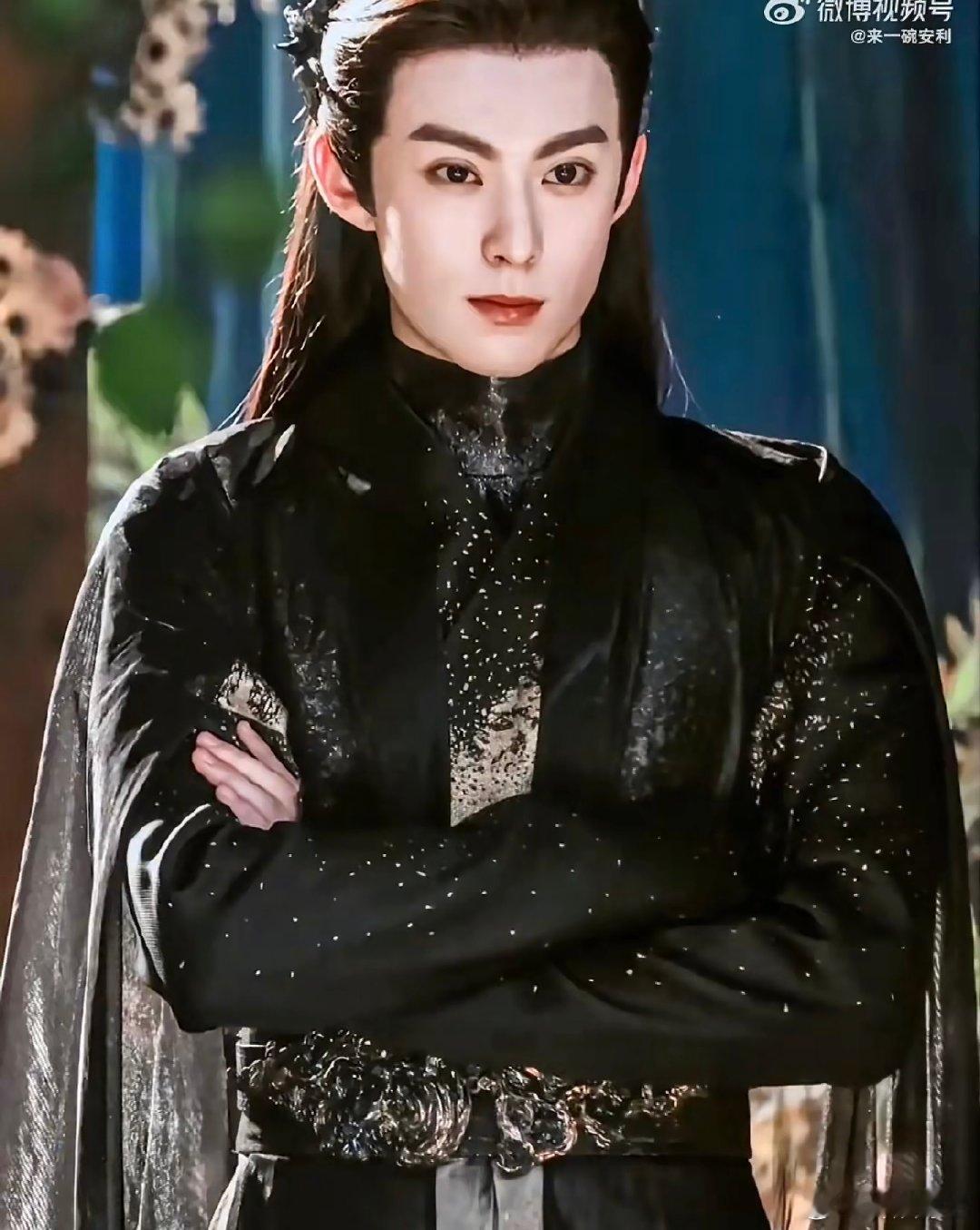 8年前答案之书曾预言过王鹤棣爆红 少年心里有火，眼里有光，八年坚守，终于让所有人