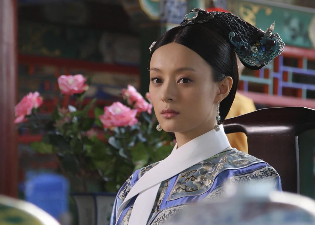 美女明星整容全崩了，《甄嬛传》颂芝变蛇精，娄艺潇脸僵！
《甄嬛传》中的小配角颂芝