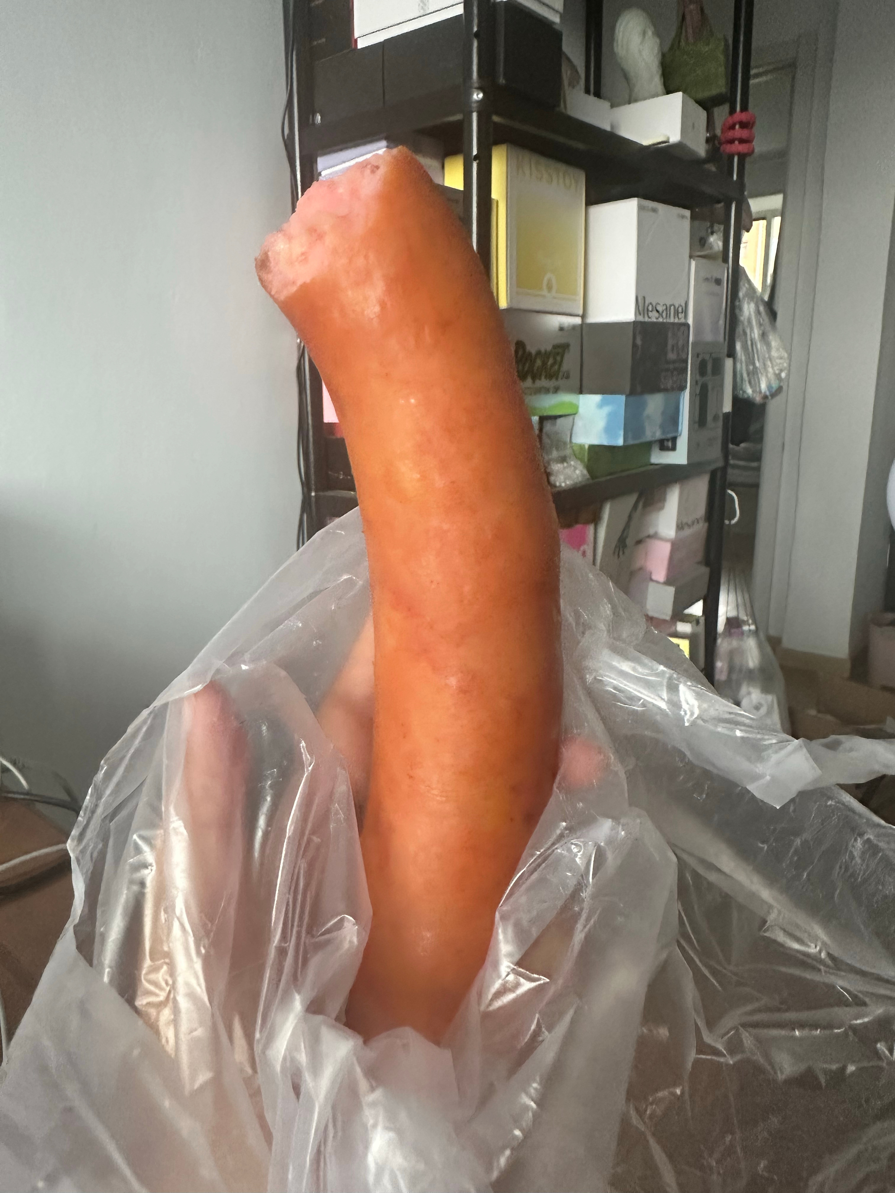 这种肠不切直接啃最好吃！！！小张嚼嚼嚼