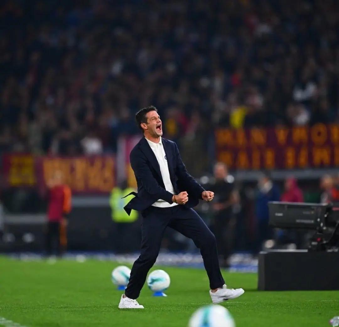 我们一些球迷不需要那么多的中立反思。一说裁判漏点，他就回你自己踢得差有什么脸怪裁