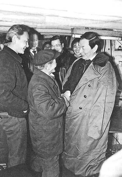 清白来去，硬气一生~~ 
