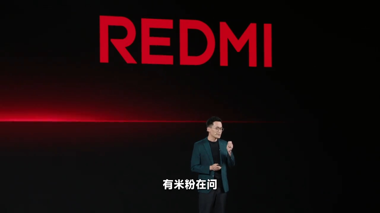 王腾发布会在线辟谣，目前还没单干的想法。[笑而不语] 
