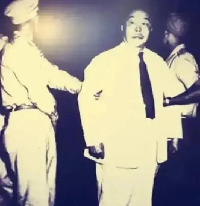 1950年6月18日凌晨，被关押在台北的国民党上将陈仪被执行枪决，行刑前，蒋鼎文