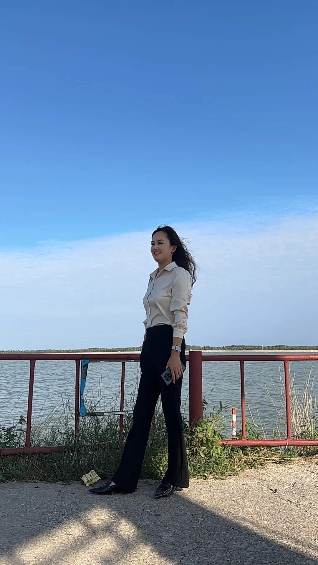 人有千面，何必只做一面，有皱纹，有工作，有生活，很庆幸，30+的年龄两...