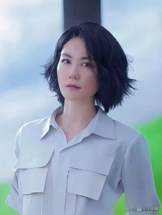 王菲不去掺和公公的遗产分配，不是王菲佛系，也不是王菲看不上那点钱，而是王菲自己就