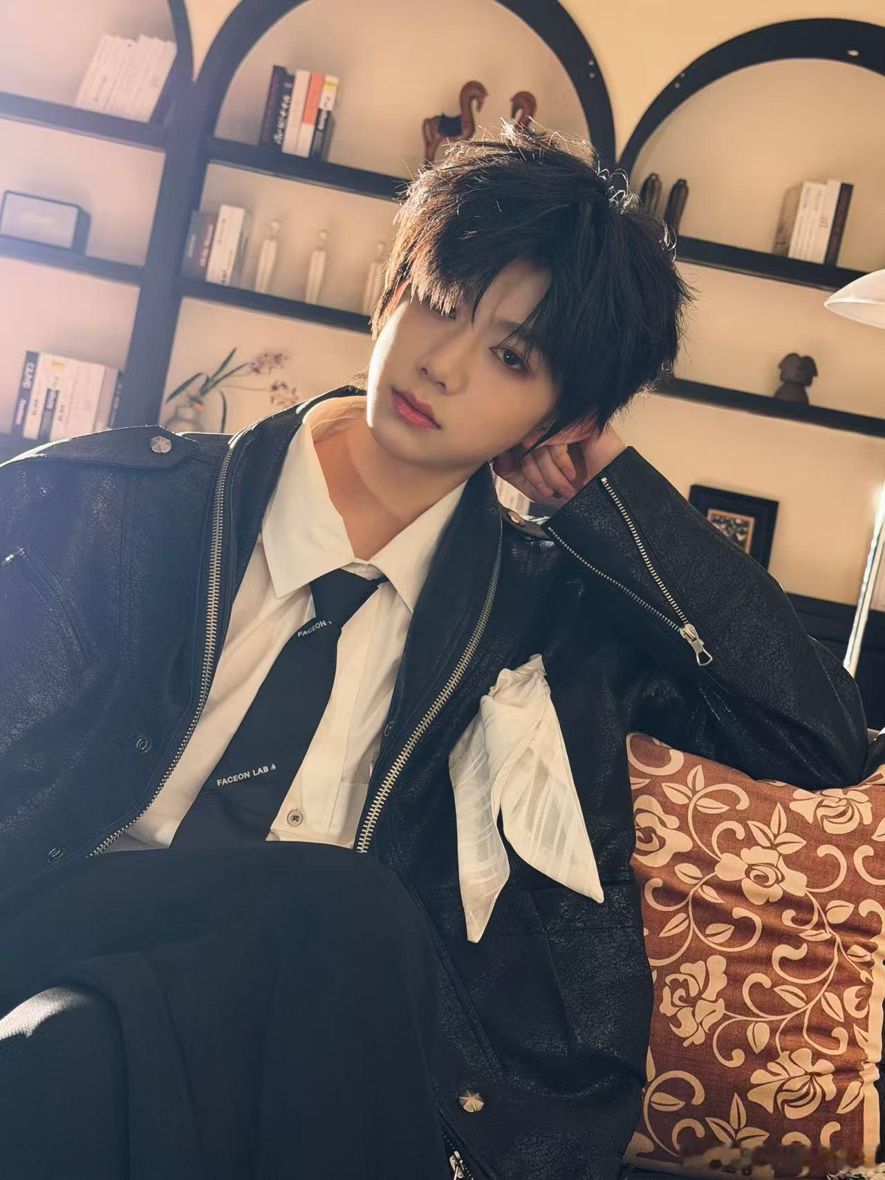 陈奕恒突围主题曲无单人演唱part陈奕恒单人镜头 没想到突围主题曲不给陈奕恒单人