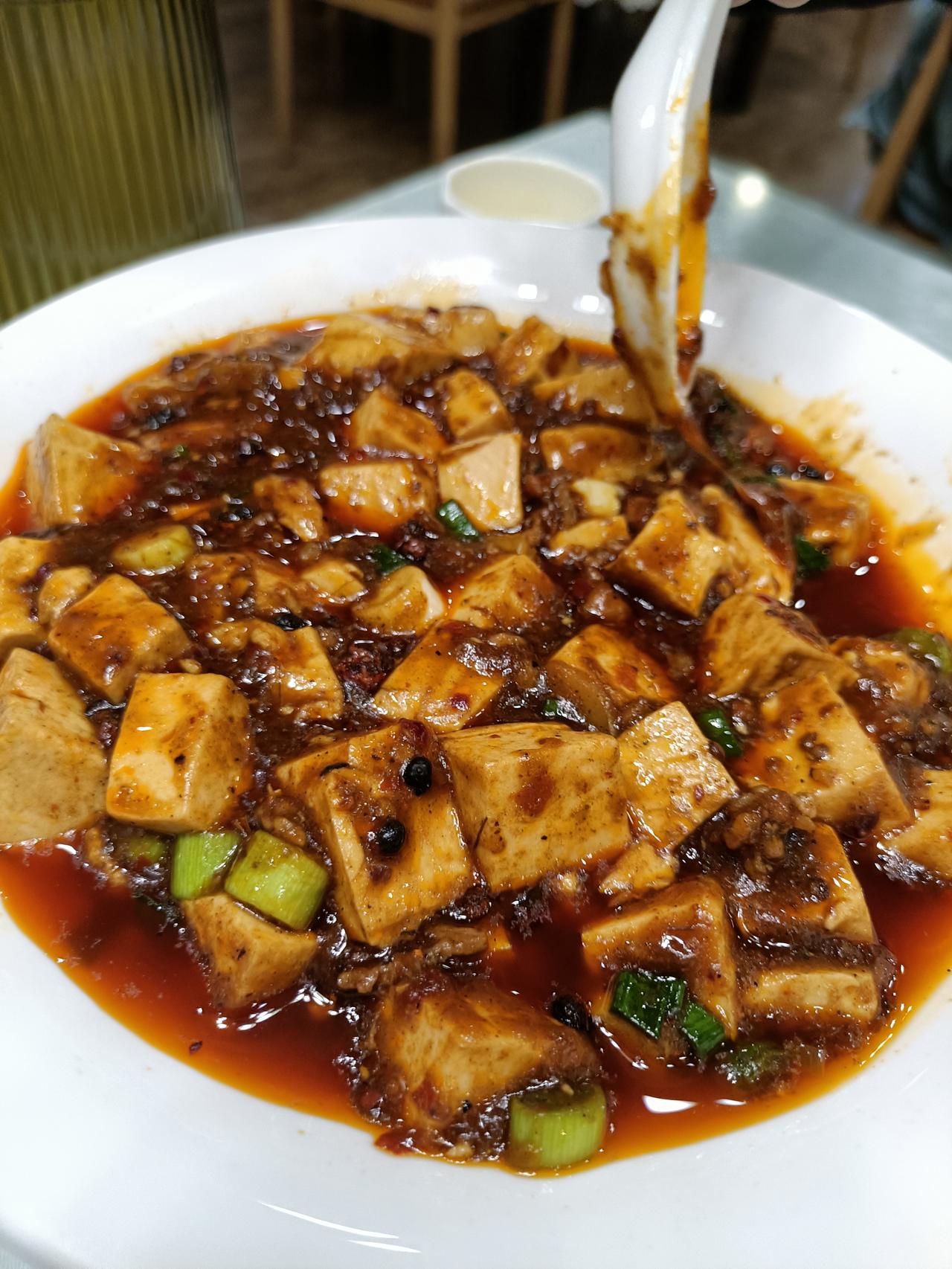 住在城墙边的小伙伴嘴真严！[捂脸]
以前总觉得西安北郊的川菜馆比南郊好吃，每次去