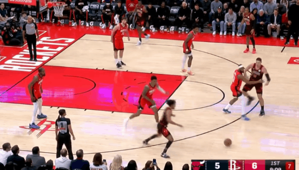 逐帧拆解：特雷-琼斯的生涯之夜，12中11高效砍下34分7助图1进攻时间还剩6秒