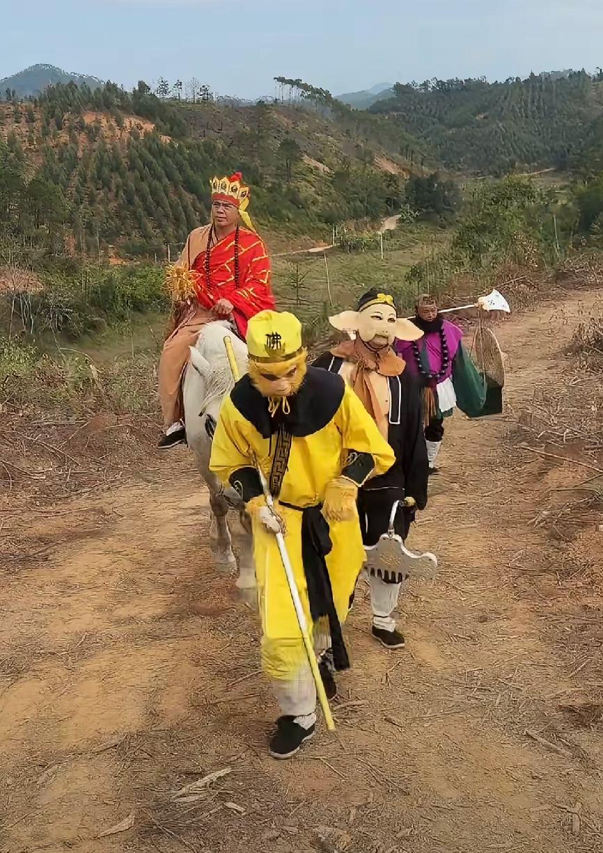 这个直播给我看的一愣一愣的
怪不得现在的人都想当网红呢
不仅工作比普通工作轻松