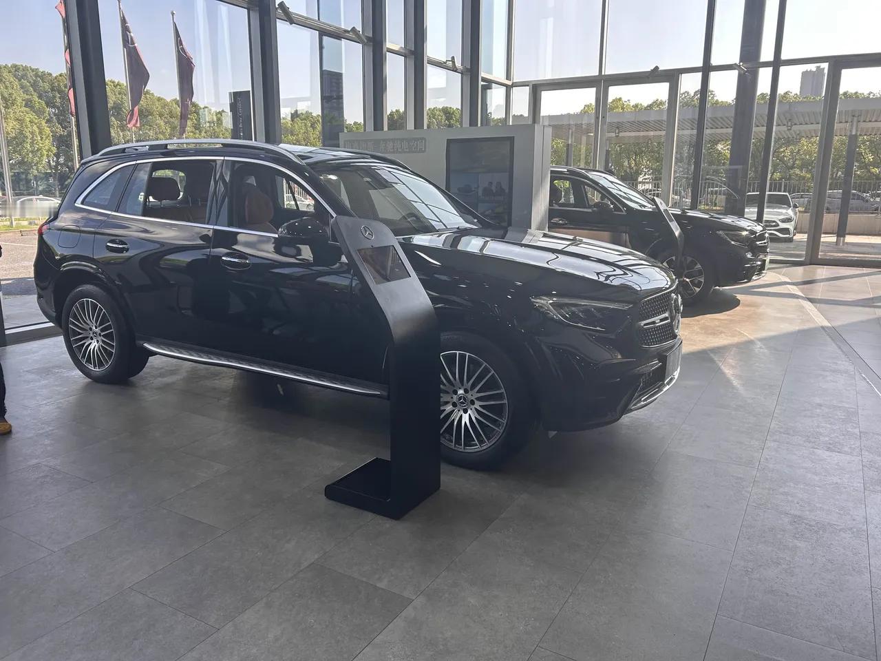 订了奔驰GLC260，落地价三十五万左右，也不知道有没有买贵？看车一段时间了，一