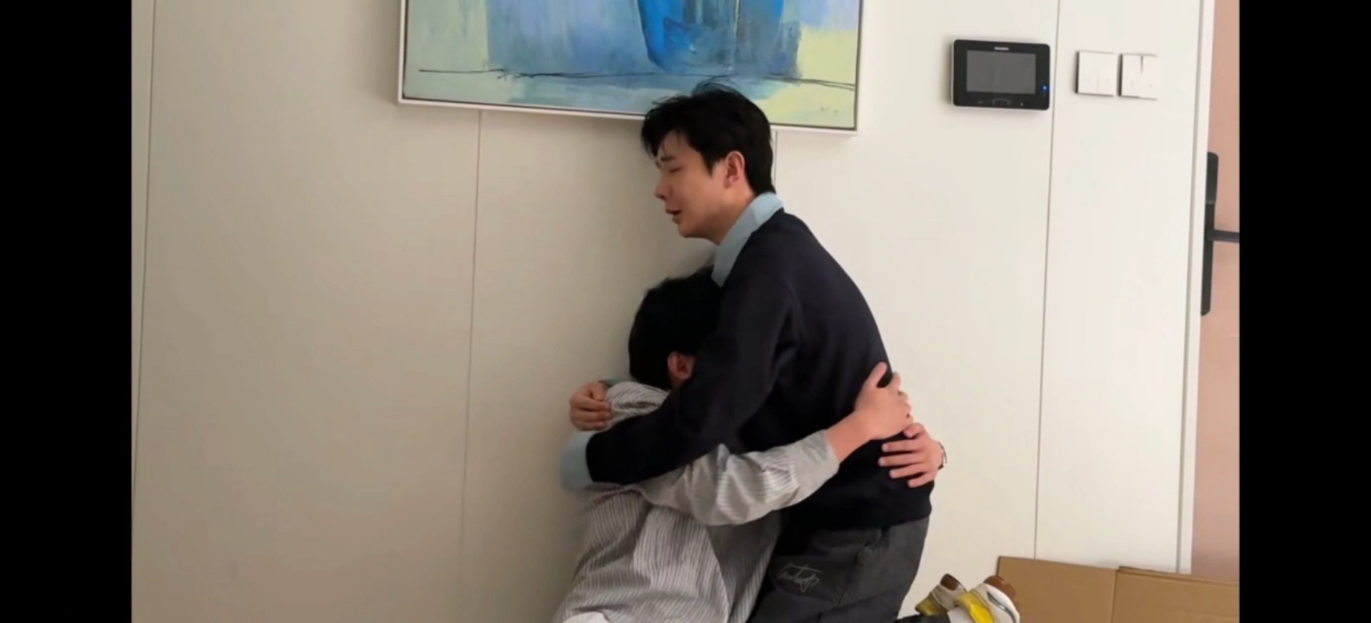 我们布布觉得很难过，可是我还是想问一句，手为什么要摸一下普普pp呢 