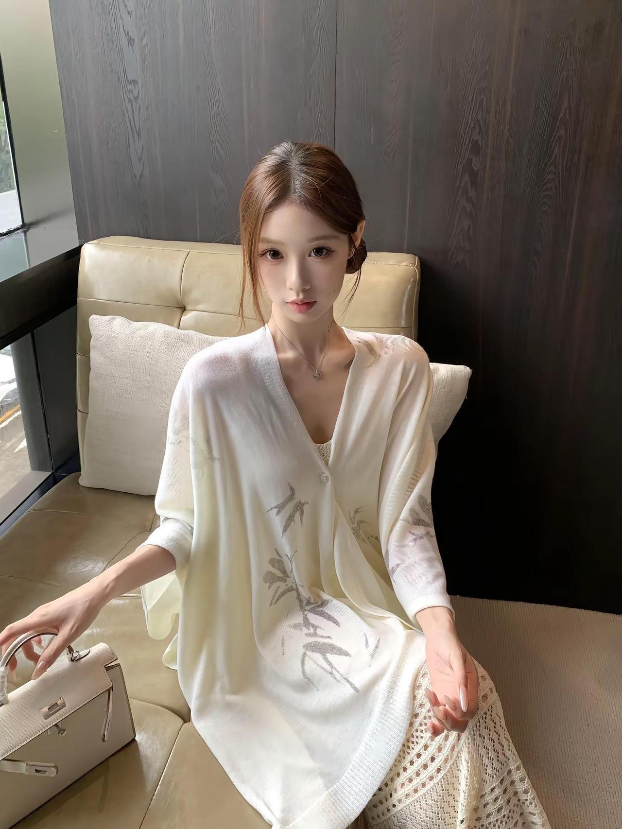 淡淡的 顺顺的🍃。温柔风穿搭 温婉新中式 慵懒松弛感拉满 每日穿搭