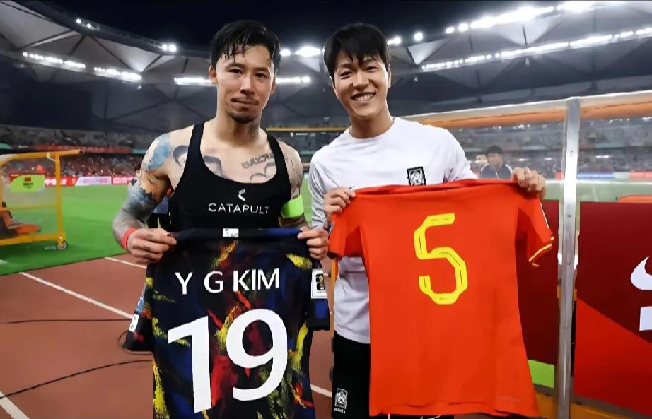 恒大球迷泪目了吗，金英权真的是我对韩国队唯一有好感的球员了！