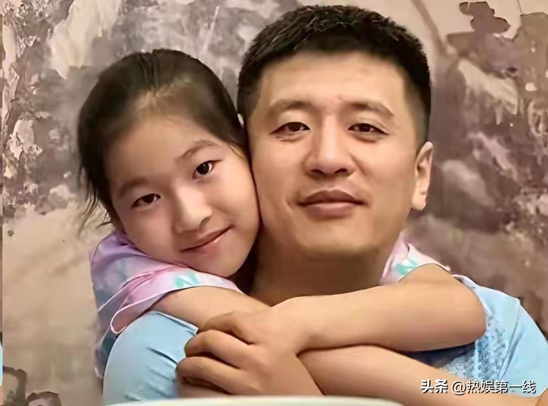 41岁张雪峰猝然离世，寒门逆袭成绝唱，拿命换的路满是遗憾
 
41岁的张雪峰因心