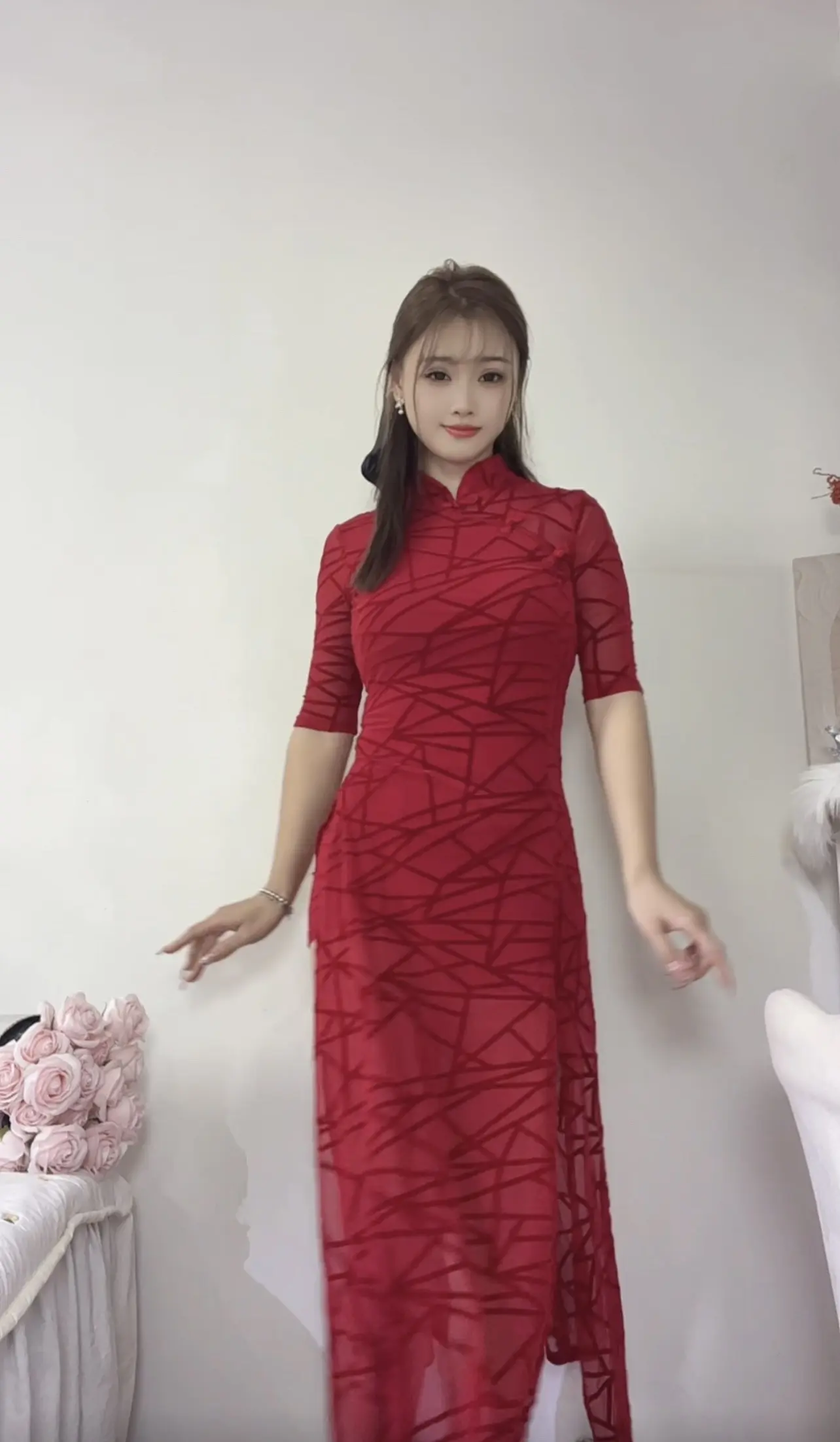 又和你做了一年的朋友  明年我还要这么说  盼你多金  盼你开心.